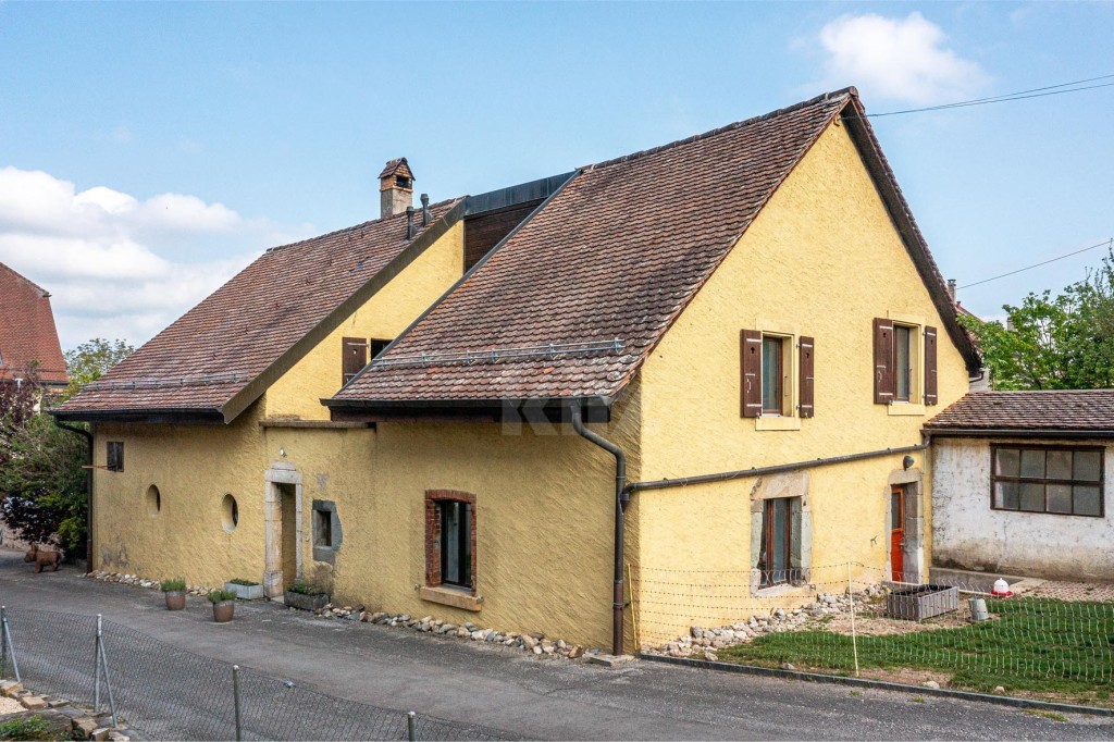 VENDU ! Belle maison individuelle avec jardins - 1