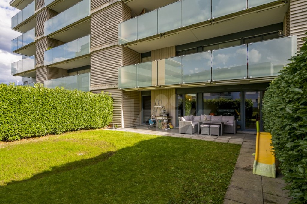 VENDU ! Bel appartement traversant avec terrasse et jardin - 1