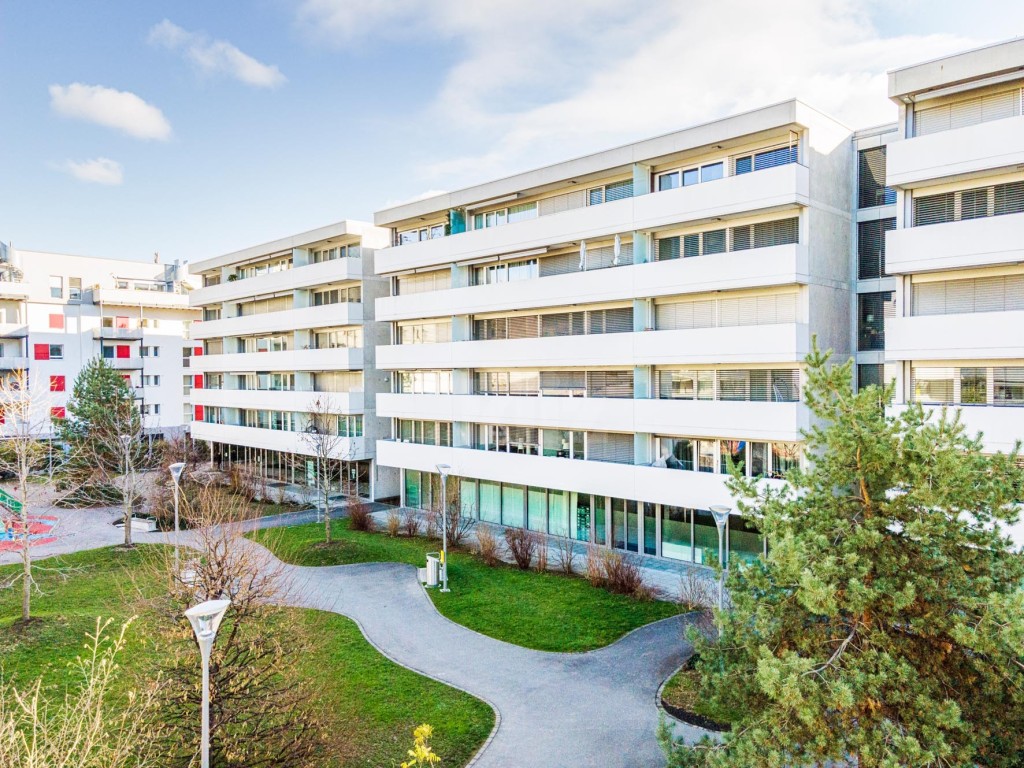 VENDU ! Emplacement idéal ! Très bel appartement avec balcon - 1