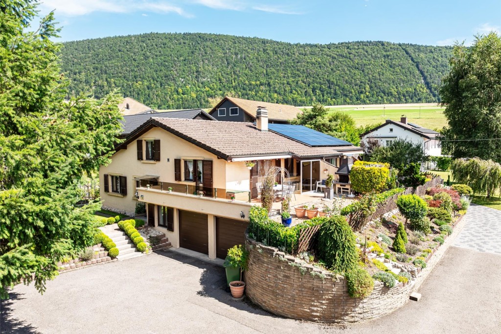 VENDU ! Charmante villa mitoyenne avec terrasse et jardin - 1