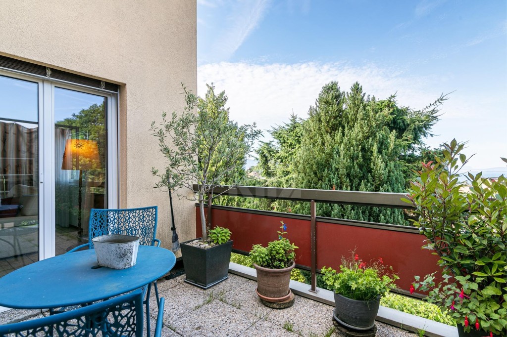 Charmant appartement avec balcon et vue dégagée - 1