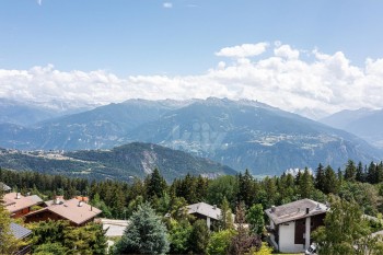 VENDU! Bel appartement avec vue imprenable sur les Alpes - 11