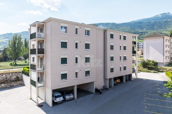 VENDU ! Charmant appartement avec balcon et vue dégagée - 11