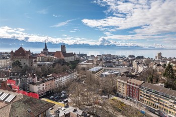 VENDU ! Bel appartement avec balcon et vue panoramique - 2