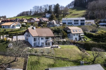 VENDU ! Splendide villa avec vue panoramique sur le lac - 2