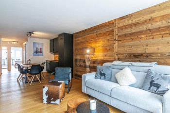 VENDU ! Bel appartement rénové avec balcons et vue dégagée - 3