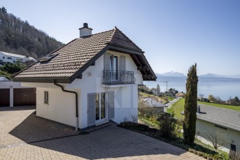 VENDU ! Splendide villa avec vue panoramique sur le lac - 12