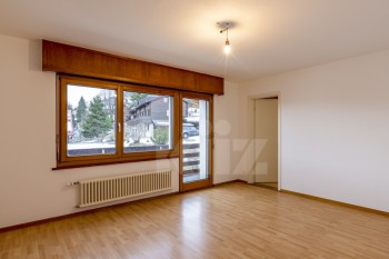 VENDU ! Joli petit immeuble de deux appartements de 4 pièces - 10