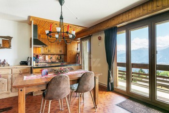 VENDU! Bel appartement avec vue imprenable sur les Alpes - 3