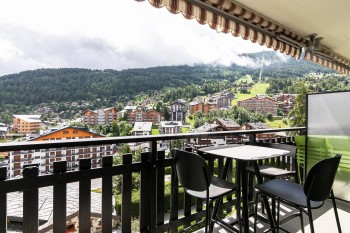 VENDU ! Bel appartement rénové avec balcons et vue dégagée - 10