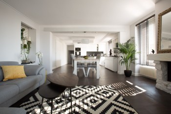 VENDU! Splendide appartement entièrement rénové avec goût - 2