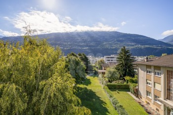 VENDU ! Bel appartement avec vue dégagée sur les montagnes - 11