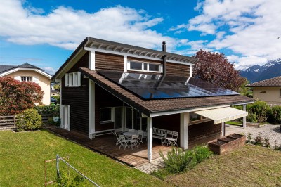 Jolie maison individuelle avec vue sur les montagnes