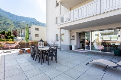 VENDU ! Bel appartement traversant avec grande terrasse