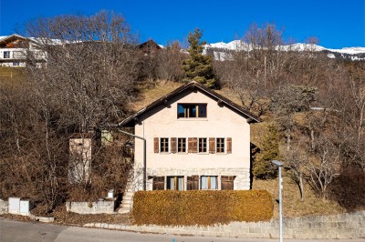 Charmante maison au grand potentiel avec terrain de 2390m2