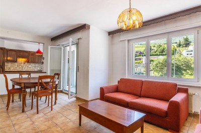 Bel appartement avec loggia et vue dégagée