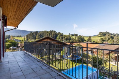 Bel appartement spacieux avec terrasse et vue dégagée