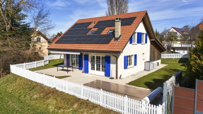 A 10 min de Lausanne, charmante maison avec piscine chauffée