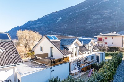 Belle villa moderne avec vue sur les montagnes