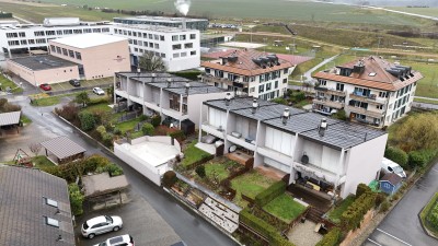 Charmante maison contiguë avec jardin et piscine commune