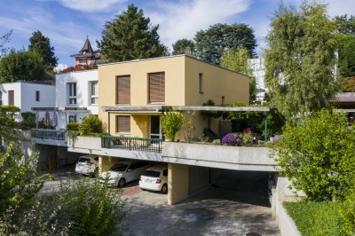 Vendu! Charmante villa mitoyenne avec terrasses et jardin