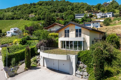 Belle villa avec jardin et magnifique vue dégagée