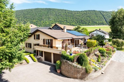 Charmante villa mitoyenne avec terrasse et jardin