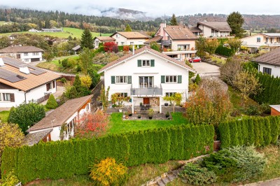 Belle maison individuelle avec terrasses et jardin