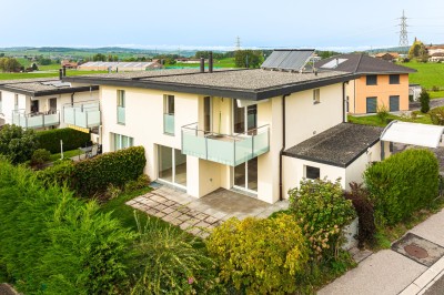 Belle villa familiale avec vue dégagée et jardin