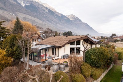 Très belle villa avec véranda et spacieux studio équipé