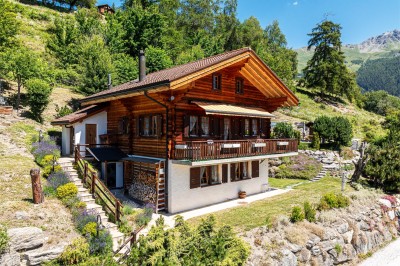 Magnifique chalet avec vue imprenable sur les Alpes