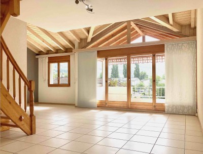 VENDU ! Beau duplex avec balcon et vue sur les montagnes